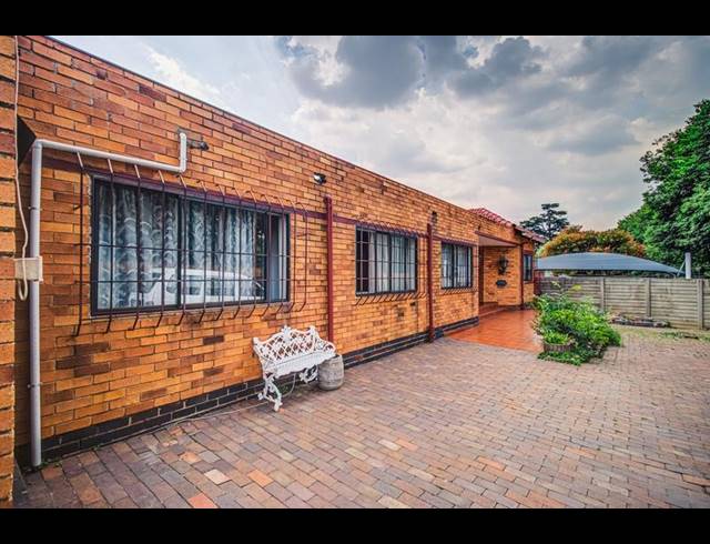 4 BEDROOM HOUSE FOR SALE IN HURLYVALE